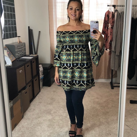 Multi colored off the shoulder tunic - Picture 4 of 6